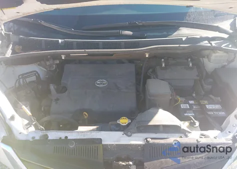 2012 Toyota Sienna Le V6 8 Passenger z USA, uszkodzony, nr VIN 5TDKK3DC8CS207634